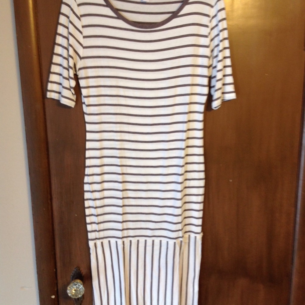 Lularoe Ivory/tan Julia